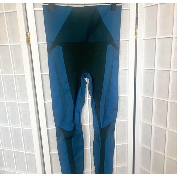 LNDR "All Seasons" Compression High Waisted Active Leggings XS/S excellent condi - Picture 7 of 14